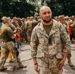 "Выстрел себе в ногу": бойцы 24 ОМБр требуют у Зеленского не увольнять командира (видео)