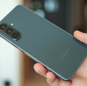 Смартфон Samsung производит фурор в мире: какая модель стала очень популярной (фото)