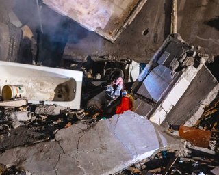 "У меня нет эмоций": девушка рассказала, как ей удалось выжить при обстреле Днепра (фото)