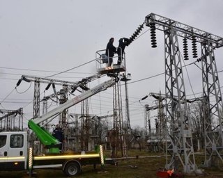 Зменшилася генерація енергії: у деяких українських областях вводять аварійні відключення