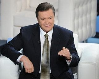 Янукович рассказал, кто ему пишет о давлении на СМИ