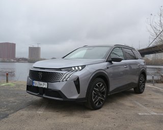 Тест-драйв Peugeot 5008: самый доступный семейный кроссовер в Украине