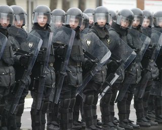 В Свободе огласили массовый переход силовиков на сторону протестующих