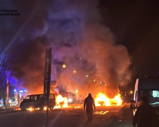 ВС РФ ударили "Шахедом" по Запорожью: есть погибшие, в городе горят машины (фото)