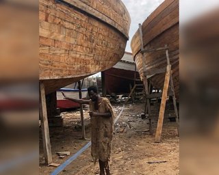 Пророк из Ганы отменил апокалипсис на Рождество, построив 10 ковчегов и купив новое авто