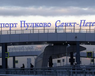 Аеропорт Пулково в РФ закрили втретє за день: десятки росіян сплять на підлозі (відео)