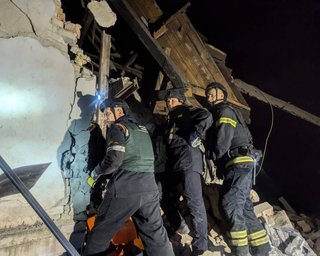Балістика, "Шахеди" та артобстріли: ЗС РФ масовано атакували Україну, в регіонах є руйнування