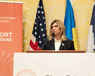 Олена Зеленська продемонструвала стильні штанні образи під час візиту до США (фото)