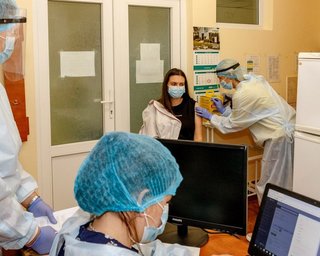 В Украине за один месяц в шесть раз выросла заболеваемость COVID, — Минздрав (видео)