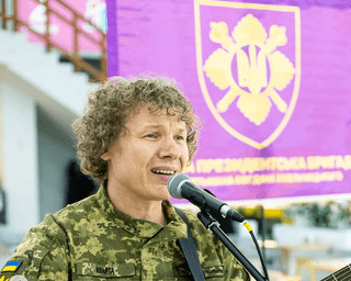 Після повернення з Лондона: мобілізований співак "засвітився" у Трускавці (відео)