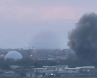 У Євпаторії та Сімферополі в Криму пролунали вибухи, є влучання (фото, відео)
