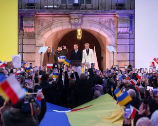 Визит Зеленского в Польшу: президент обратился к украинцам в Варшаве (видео)
