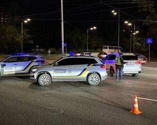 У Бучанському районі горять склади, трасу "Київ-Чоп" перекрито, — ОВА (фото, відео)