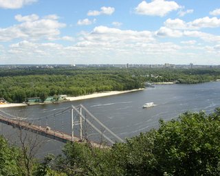 Посреди Днепра установят памятник "редкой птице" Гоголя