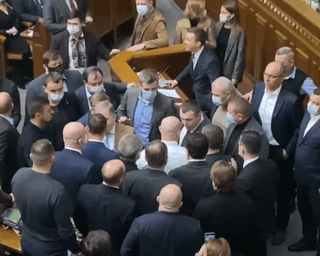 У Верховній Раді сталася бійка через телеканали 112 Україна, NewsOne і Zik (відео)