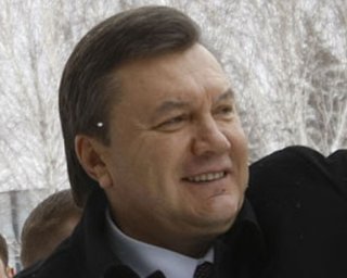 Янукович победил по  результатам всех экзит-полов