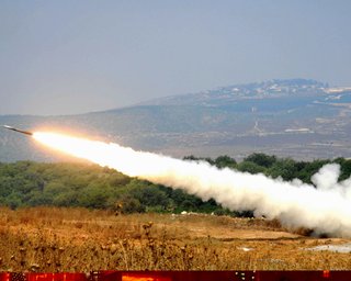 Иран демонстрирует новейшее вооружение на учениях в Ормузском проливе