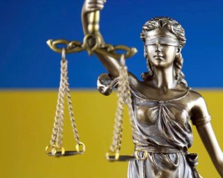 Налоги на 500 км отремонтированных дорог. У Зеленского отреагировали на решение суда по ПриватБанку