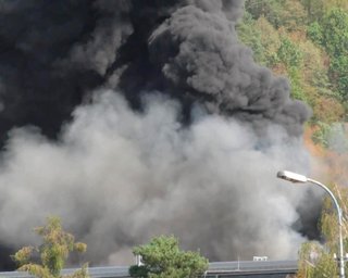В Словакии вспыхнул масштабный пожар: горит завод по производству боеприпасов (фото)