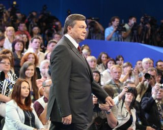Президентский рейтинг Януковича падает