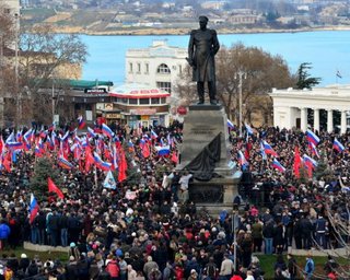 В Севастополе пикетчики не пустили на рабочее место нового начальника милиции 