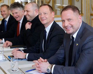 Мирна угода до кінця тижня: чого варто чекати від зустрічі у Лондоні України, США та ЄС
