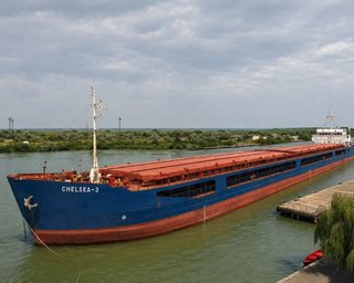 У Болгарии от удара дронов утонуло судно с моряками: премьер вызвал посла РФ (фото)о)