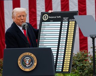 "Безглуздий вандалізм": нові мита Трампа сильно вдарять по США, — The Economist