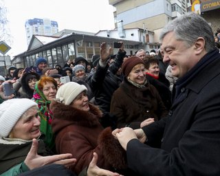Рабочие поездки Порошенко не являются  агитационными, - Верховный суд