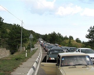 По дороге в Крым образовались многокилометровые заторы, - СМИ