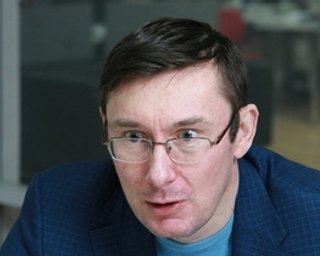 Луценко останется в Польше до сентября из-за конфликта с Яценюком, - СМИ