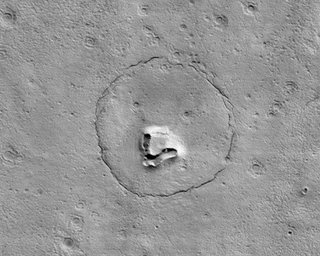 Космічний апарат NASA виявив величезного "ведмедя" на Марсі: звідки він взявся (фото)