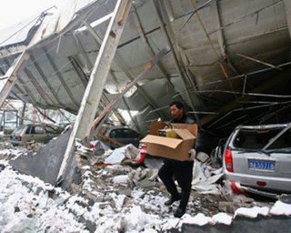В Китае снегопад разрушил 800 домов