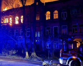 Россияне ударили ракетами по жилым кварталам Киева и Днепра: что известно (видео)