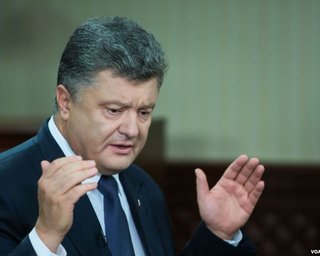 Порошенко призвал обеспечить проведение выборов в Мариуполе и Красноармейске до 2016 года