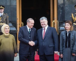 Порошенко обсудил с Эрдоганом меры по освобождению украинцев из российских тюрем