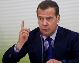 "10 мая может не наступить": Медведев угрожает уничтожить Киев за "провокации" на параде в Москве