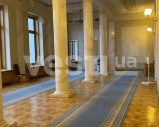Нардепов эвакуировали из Верховной Рады во время стычек между ФОПами и полицией (видео)