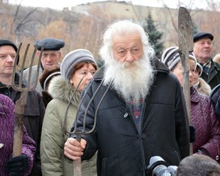 В Донецке возбудили дело против пенсионеров, штурмовавших облгосадминистрацию