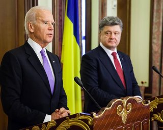Нардеп Деркач опубликовал якобы разговоры Байдена и Порошенко об увольнении Шокина