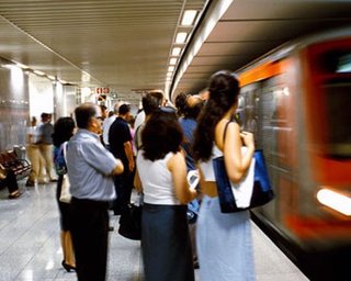 В Афинах третьи сутки не работает метро 