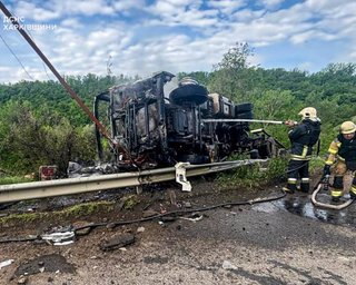 Росіяни атакували дроном фуру в Харківському районі: водій загинув (фото, відео)