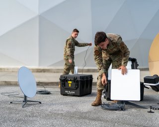 Тактичний зсув: РФ заглушила інтернет Starlink ЗСУ під час наступу під Харковом, — NYT