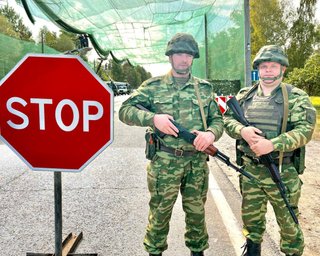Білорусь терміново зміцнює кордон із Чернігівською областю: встановлюють блокпости та антидронові сітки
