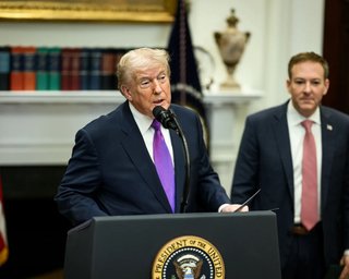 "Варто зробити це негайно": Трамп заговорив про 200% мита проти України і РФ для врегулювання війни (відео)
