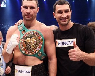 Виталий Кличко пообещал повременить с окончанием карьеры
