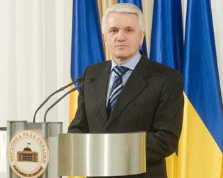 Литвин надеется, что блокирующие трибуну БЮТовцы устанут