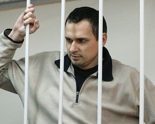 Голодающему Сенцову в тюрьме делают внутривенные инъекции
