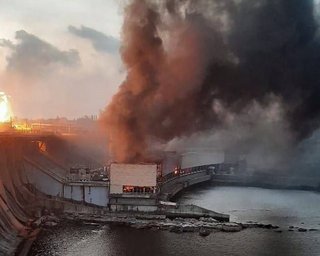 "Попереджають" про ДніпроГЕС і прорив греблі: у ЦПД спростували вкиди РФ (фото)