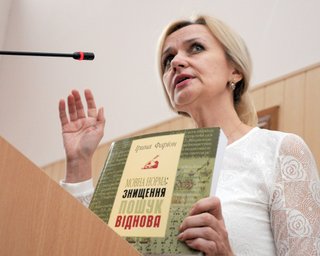 На грани жизни и смерти: что с Ириной Фарион после покушения во Львове (фото, видео)